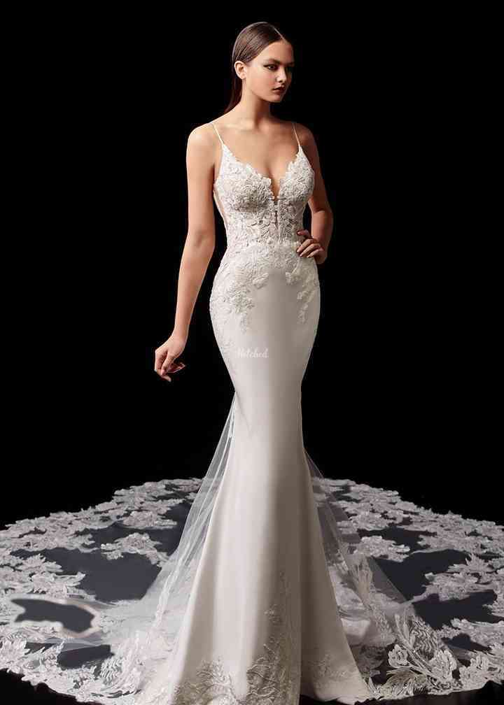 white backless wedding dress