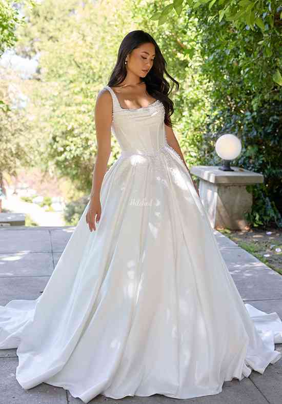 women satin a line wedding dress uk Dazzling A-line Sweetheart Sleeveless Chapel Train Satin Wedding Dresses