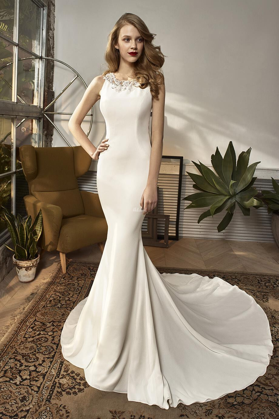 BT18-02 Wedding Dress from ETOILE - hitched.co.uk