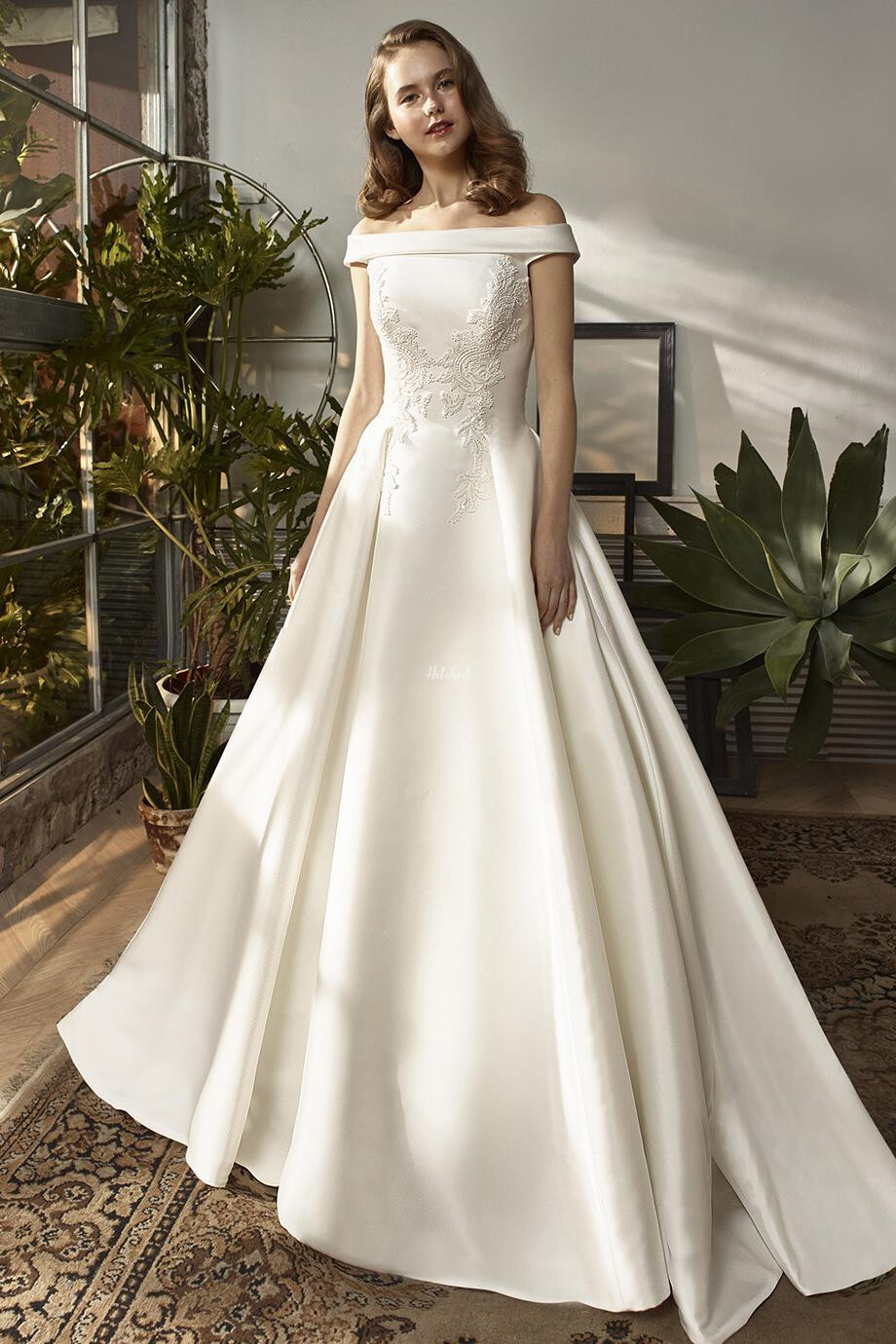 BT18-23 Wedding Dress from ETOILE - hitched.co.uk
