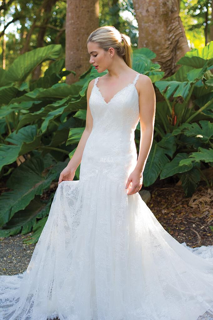 Luna Goddess Wedding Dress from Ivory & Co. By Sarah ...