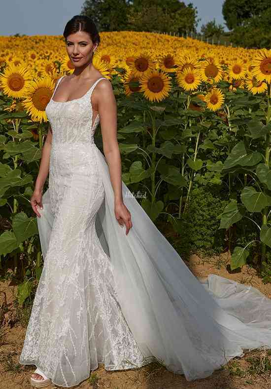 Lace Wedding Dresses & Bridal Gowns