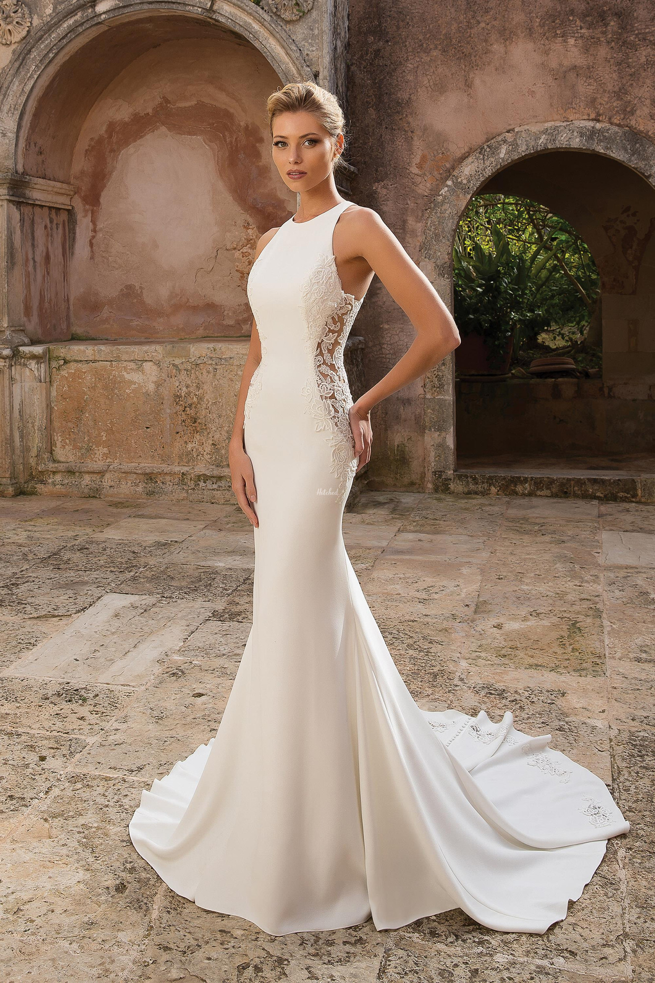 Justin alexander halter on sale neck wedding dress