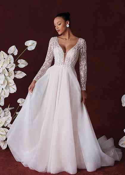 ETOLIA PLUS Wedding Dress from Pronovias hitched