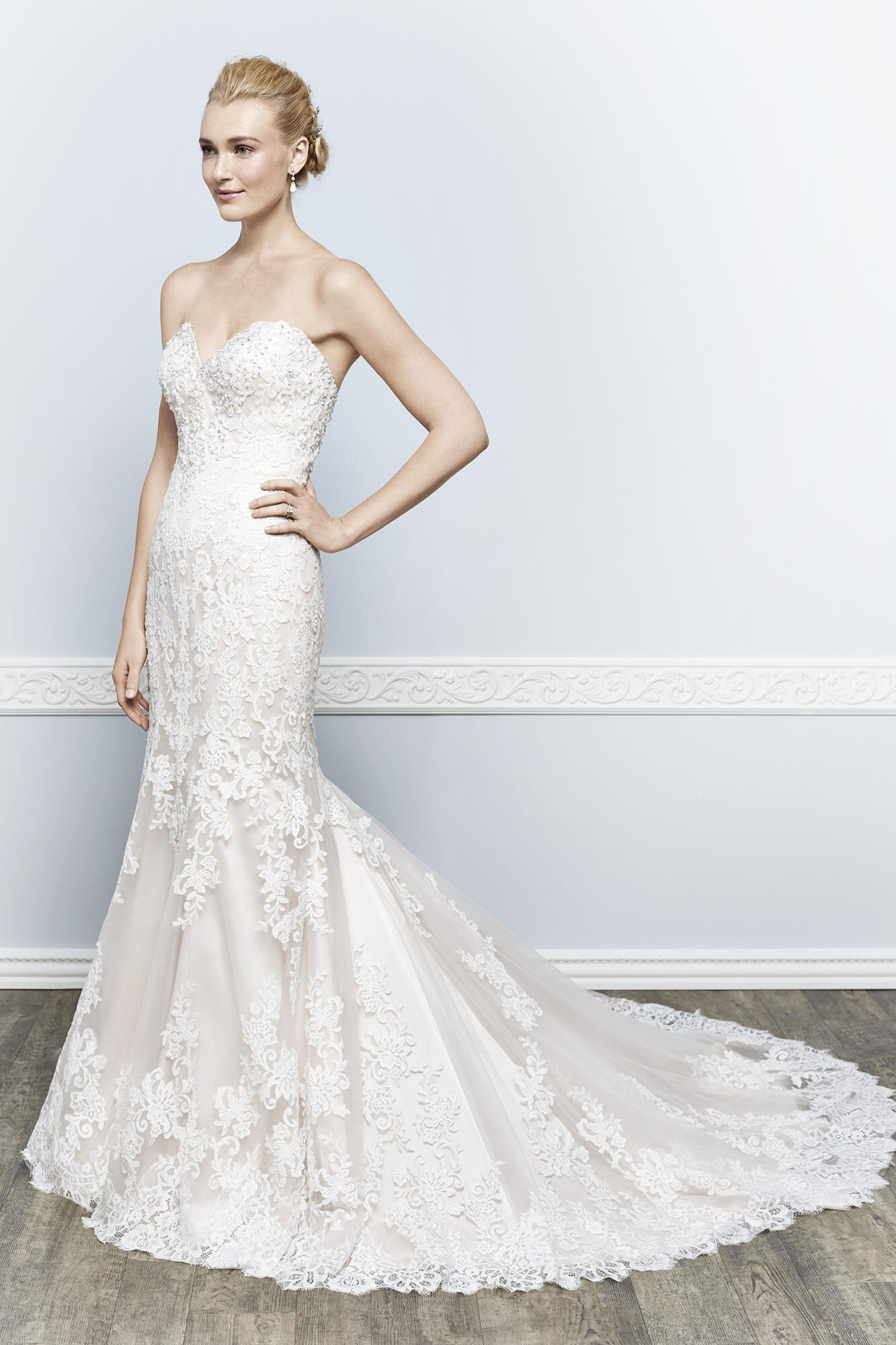 1645 Wedding Dress from Kenneth Winston - hitched.co.uk