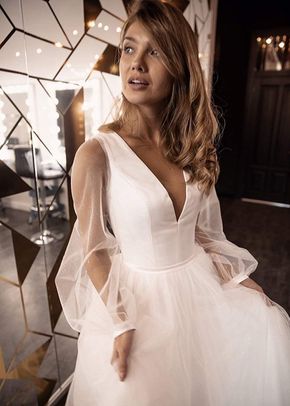 Romantic Wedding Dress Tveisiya with Puffy Sleeves, Olivia Bottega