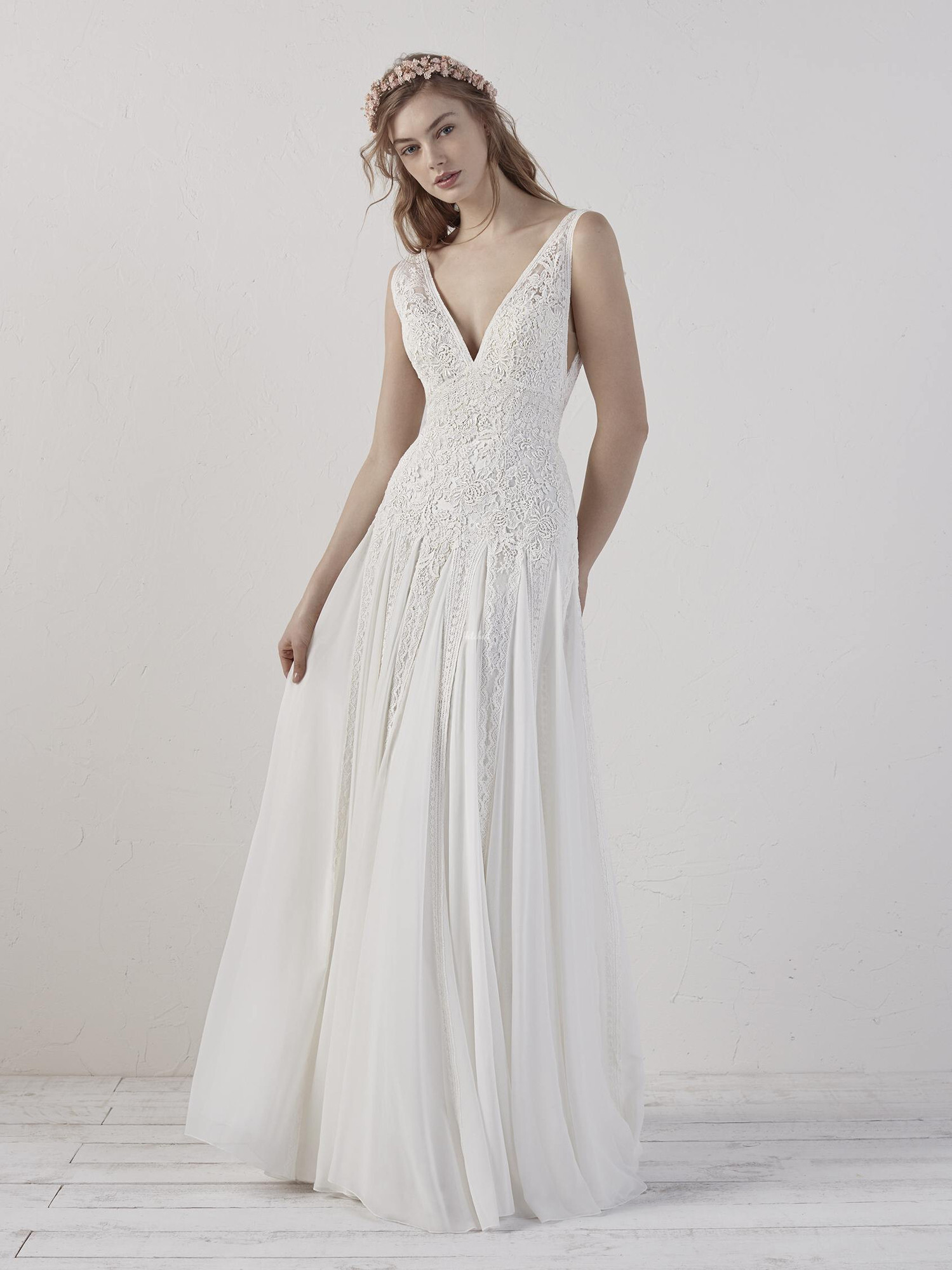EILEEN Wedding Dress from Pronovias - hitched.co.uk