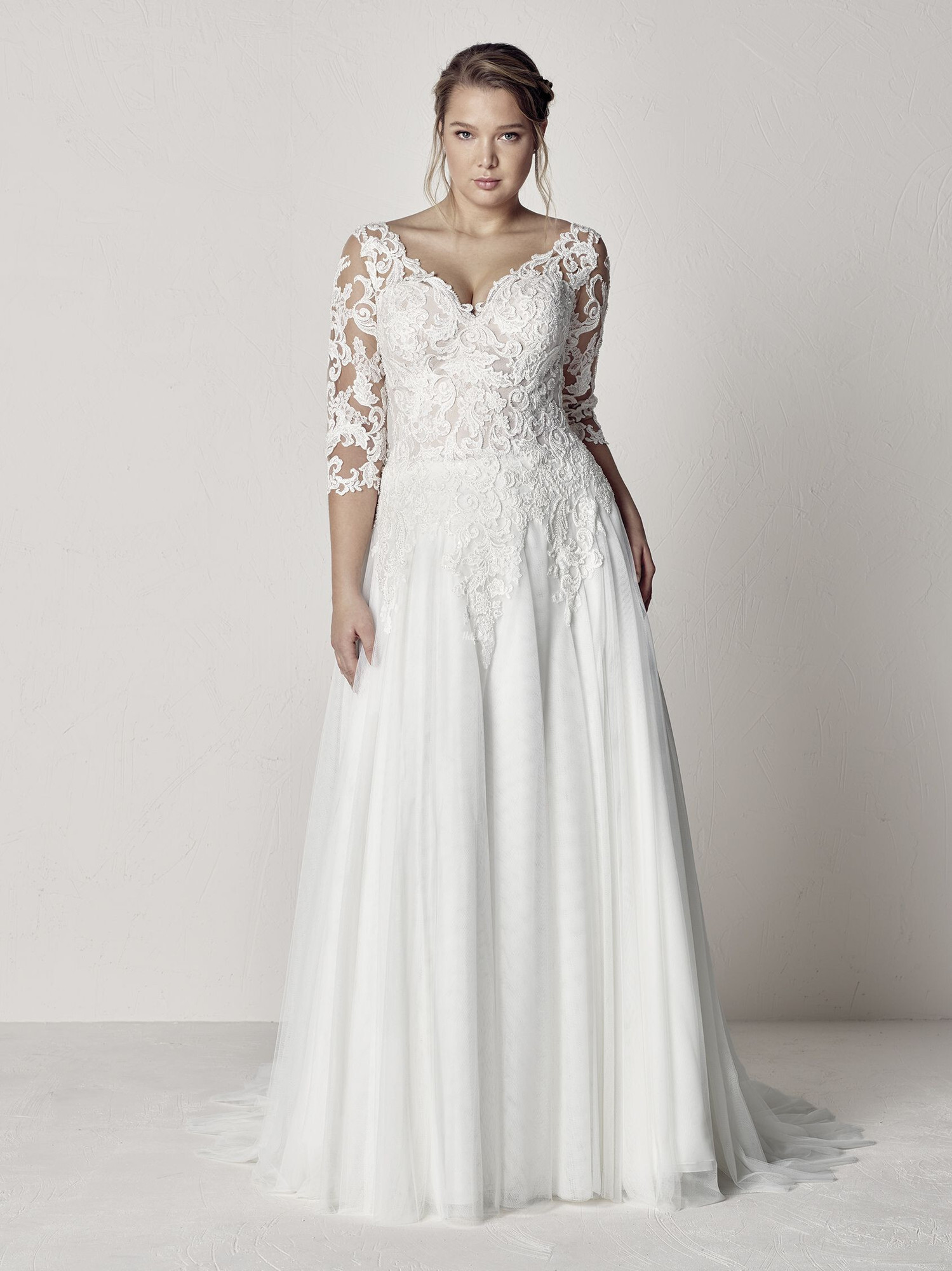 Pronovias plus clearance