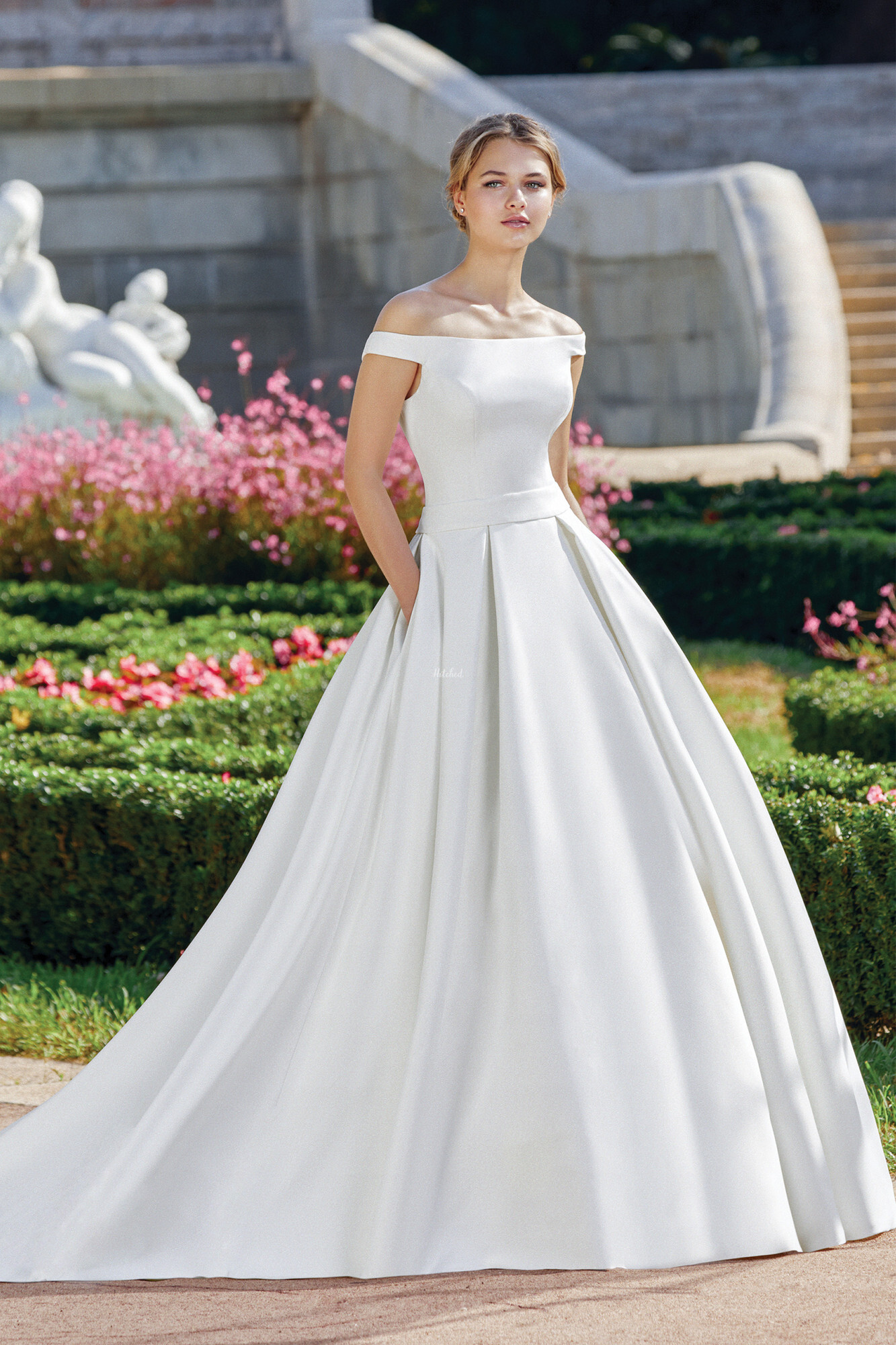 44122 Wedding Dress from Sincerity Bridal - hitched.co.uk