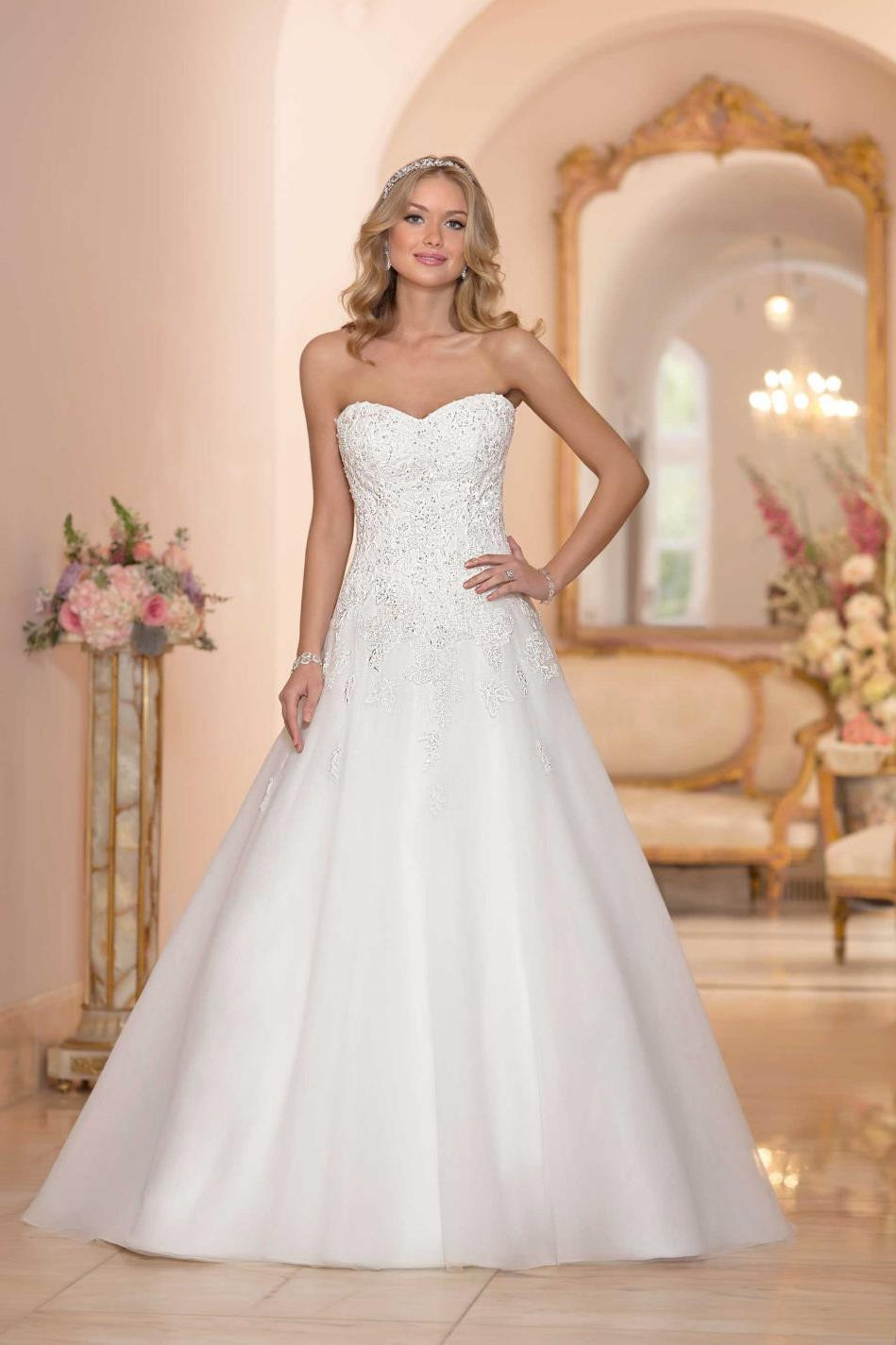 5959 Wedding Dress from Stella York hitched.co.uk