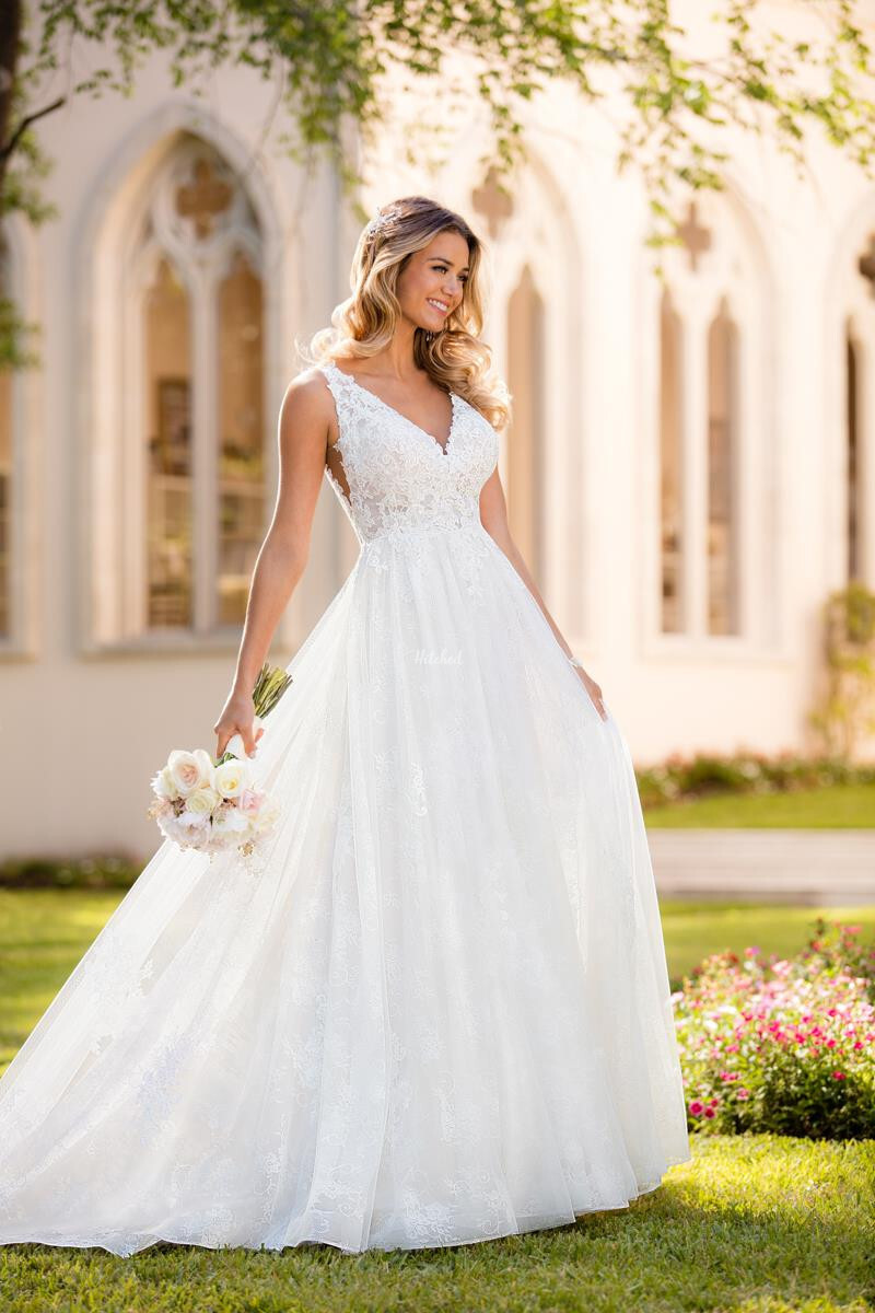 6603-wedding-dress-from-stella-york-hitched-co-uk