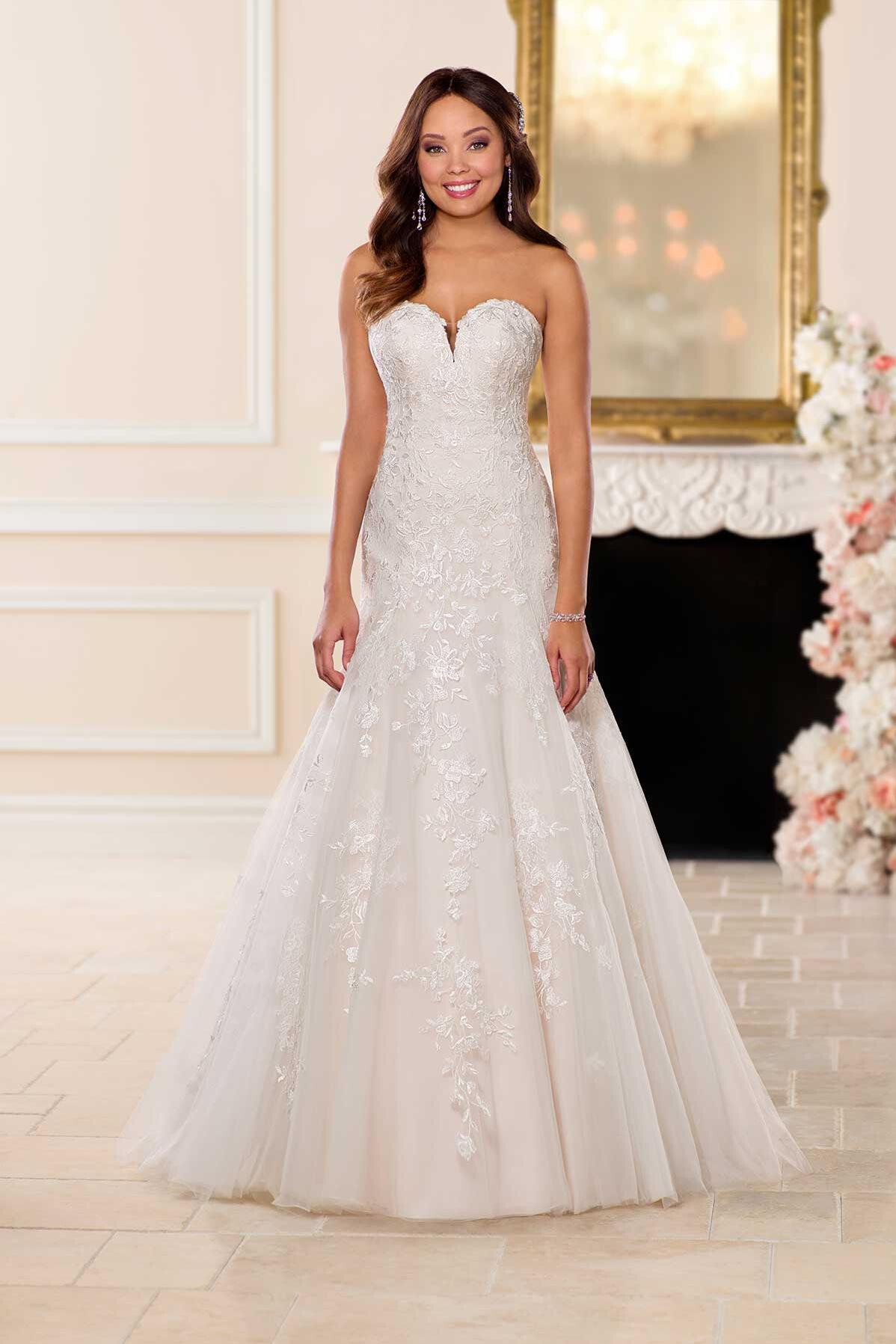 6680 Wedding Dress from Stella York - hitched.co.uk