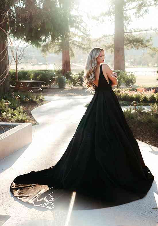 Designer Black Bridal Dress... - Master Replica Pakistan | Facebook