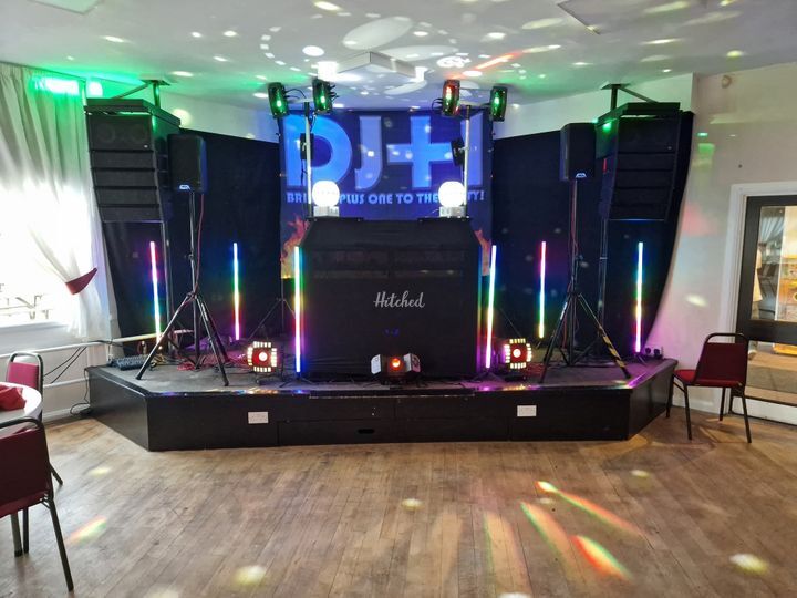 DJ +1