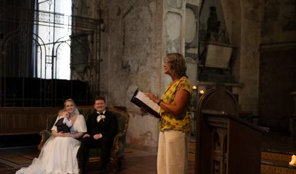 Bristol Wedding & Funeral Celebrant Kay Hamilton