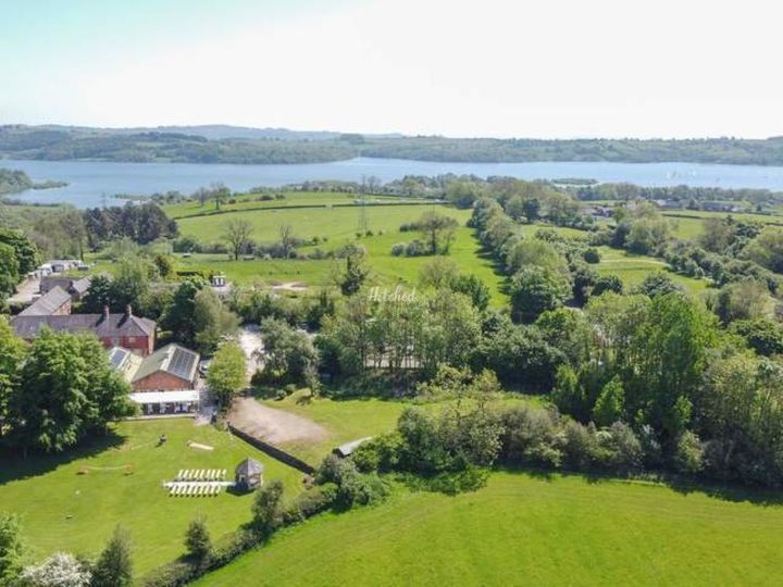 Knockerdown Wedding Village
