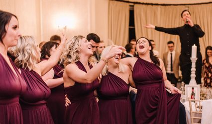 Bravo Singing Waiters