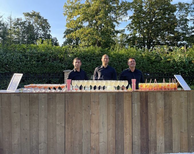 Crimson Mobile Bars - Bar Hire