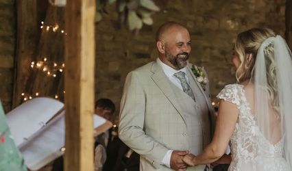 Suzanne Wedding Celebrant