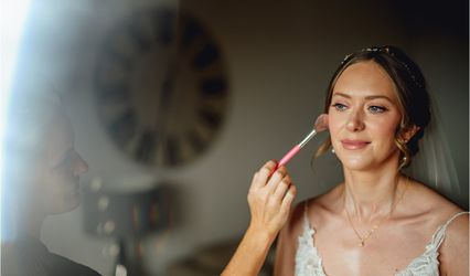 Prettyplease beauty bar