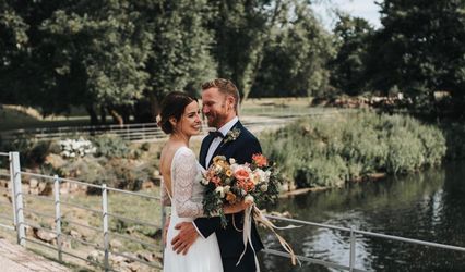 Mon Amie Wedding Hair