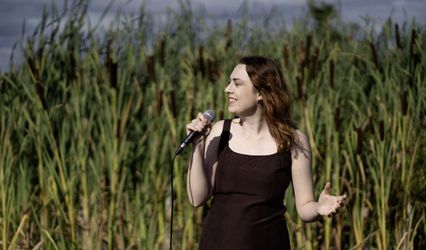 Zoe Rose Wedding Singer