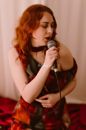Zoe Rose Wedding Singer