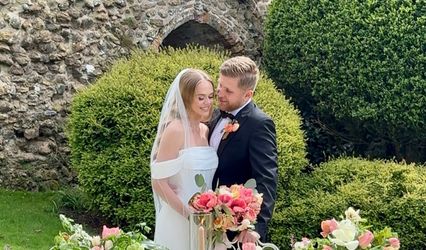 Detailed Dreams Company – Wedding Content Creator