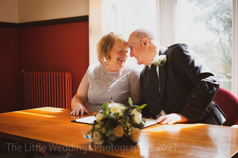 The Little Weddings Photographer