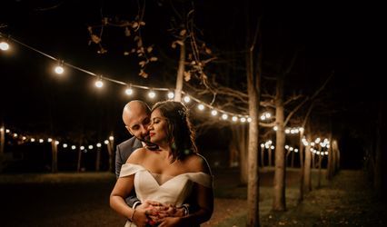 Charlie and Em Photography