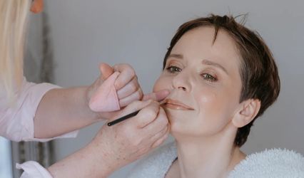 Ali Make-up & Hair