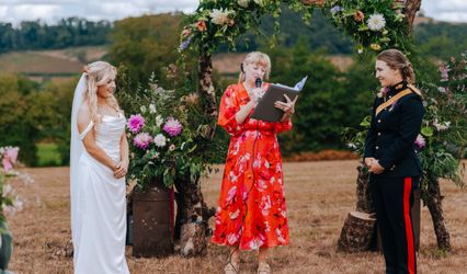 Louise Bates Celebrant