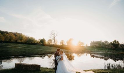 Laura Jayne Photographer - Wedding Photography