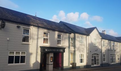 Mahon's Hotel
