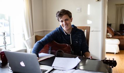 Josh Hassell - Versatile Solo Singer