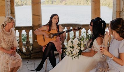 Edina Balczo - Award-winning classical and flamenco guitarist