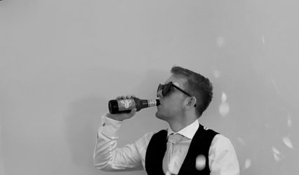 Your Sentimental Lens - Wedding Content Creator