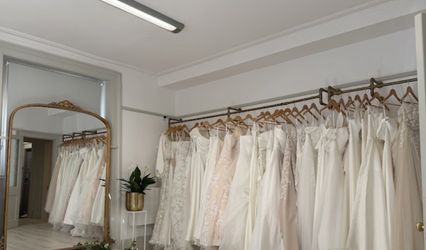 Confetti & Lace Bridal