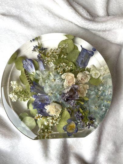 JoanyBow Designs - Resin Flower Preservation