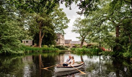 The Ashes Barns and Country House