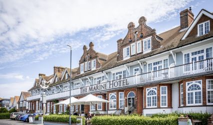 Marine Hotel