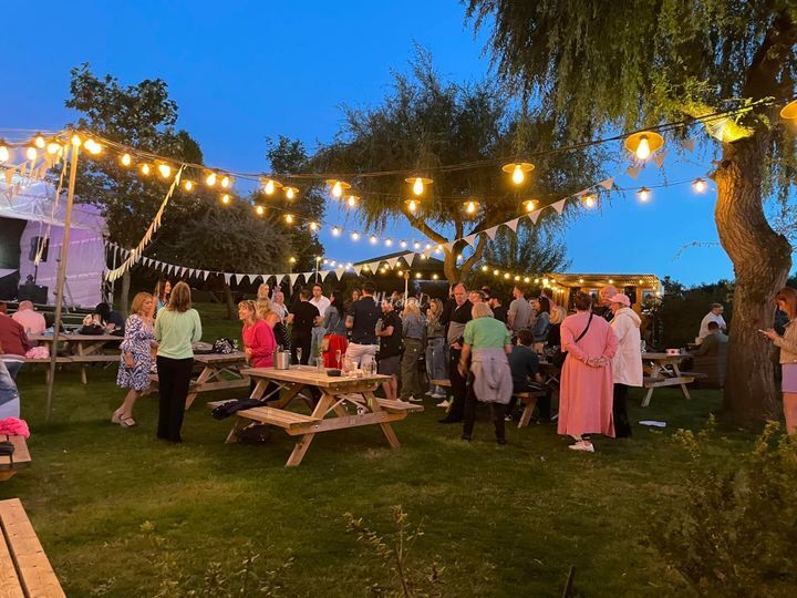 Hook and Hatchet Inn