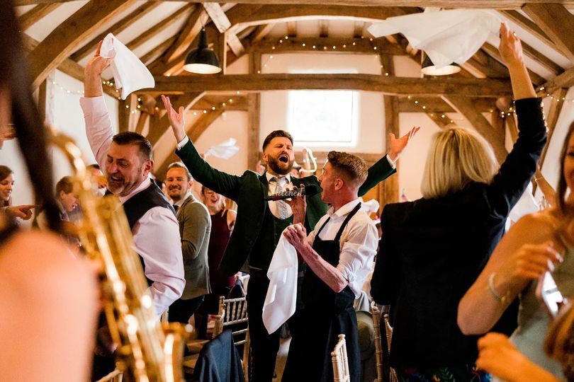 Singing Surprise - Singing Waiters and more!