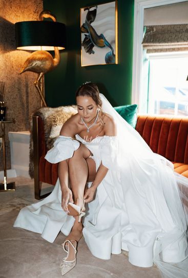 Anna Wise Makeup & Beauty