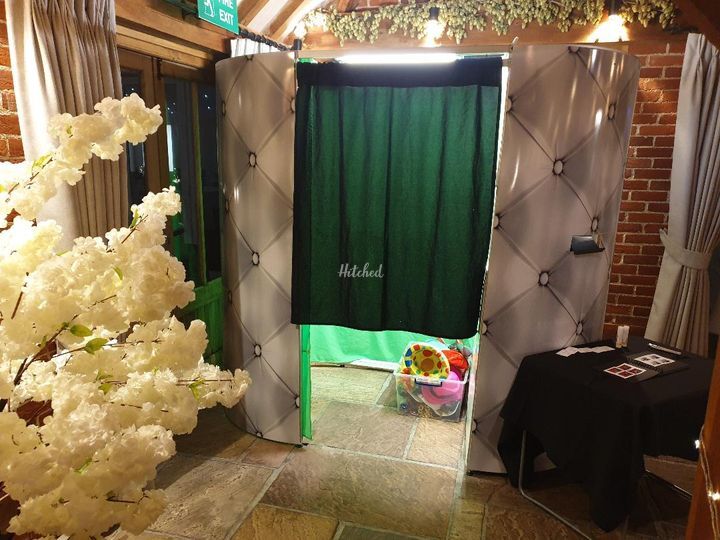 Silky Booths