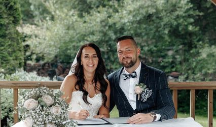 OM Makeup Artistry & Beauty