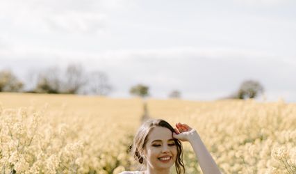 GIA - Makeup Artist & Trainer