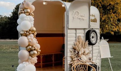 The Dolly Booth