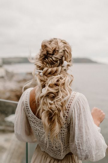 Ocean Waves Hairstyling