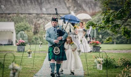 Thistle Piping Central Scotland